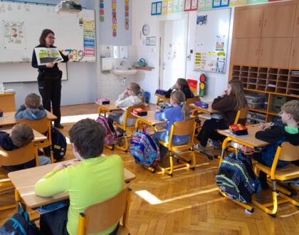 Beseda s policistkou